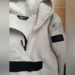 The North Face sweater size xs